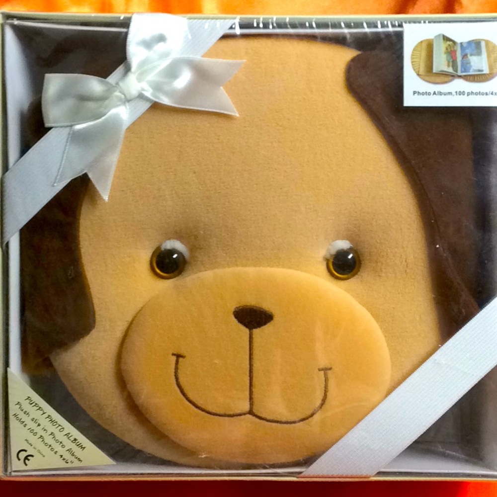 Puppy Photo Album, Holds 100 photos 4 x 6, NWT
